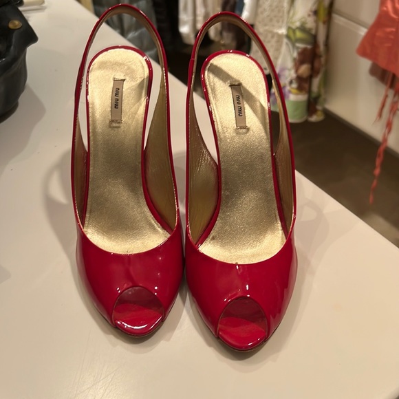 MIU MIU red patent heels - Picture 1 of 4
